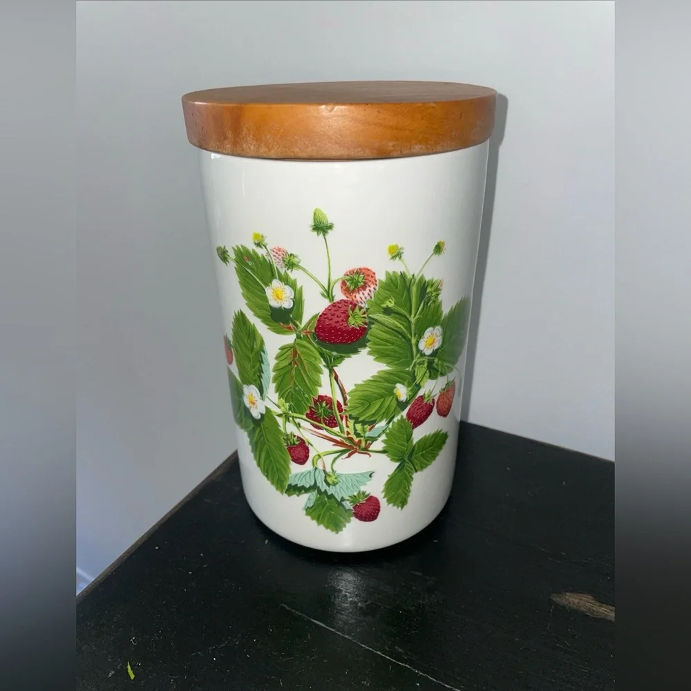 PORTMEIRION SUMMER STRAWBERRIES FLOUR CANISTER 8 1/4